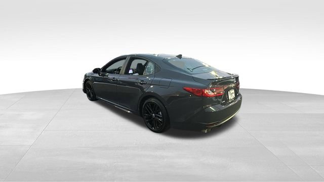 Used 2025 Toyota Camry SE image 5