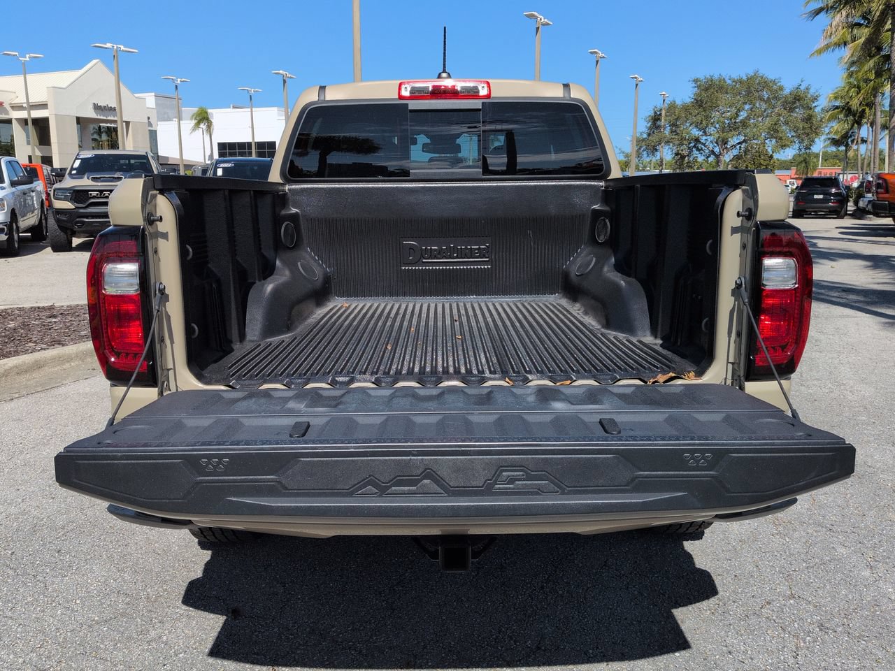 Used 2024 GMC Canyon AT4 AWD/4WD image 13