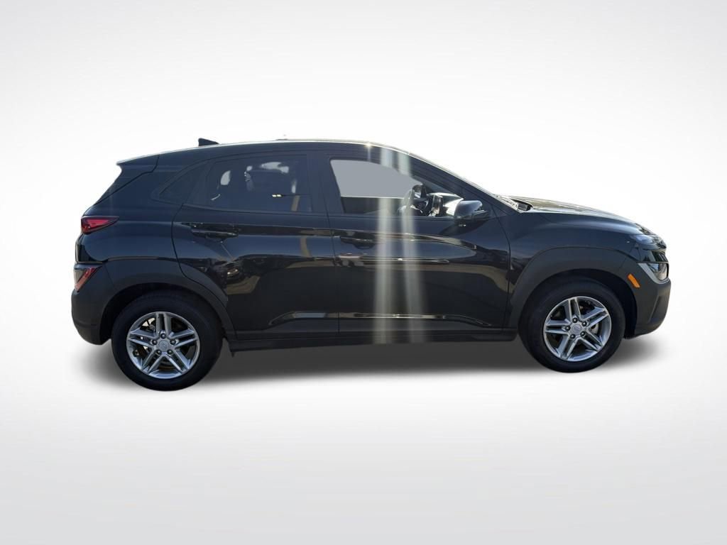 Used 2023 Hyundai Kona SE w/ Cargo Package FWD image 4