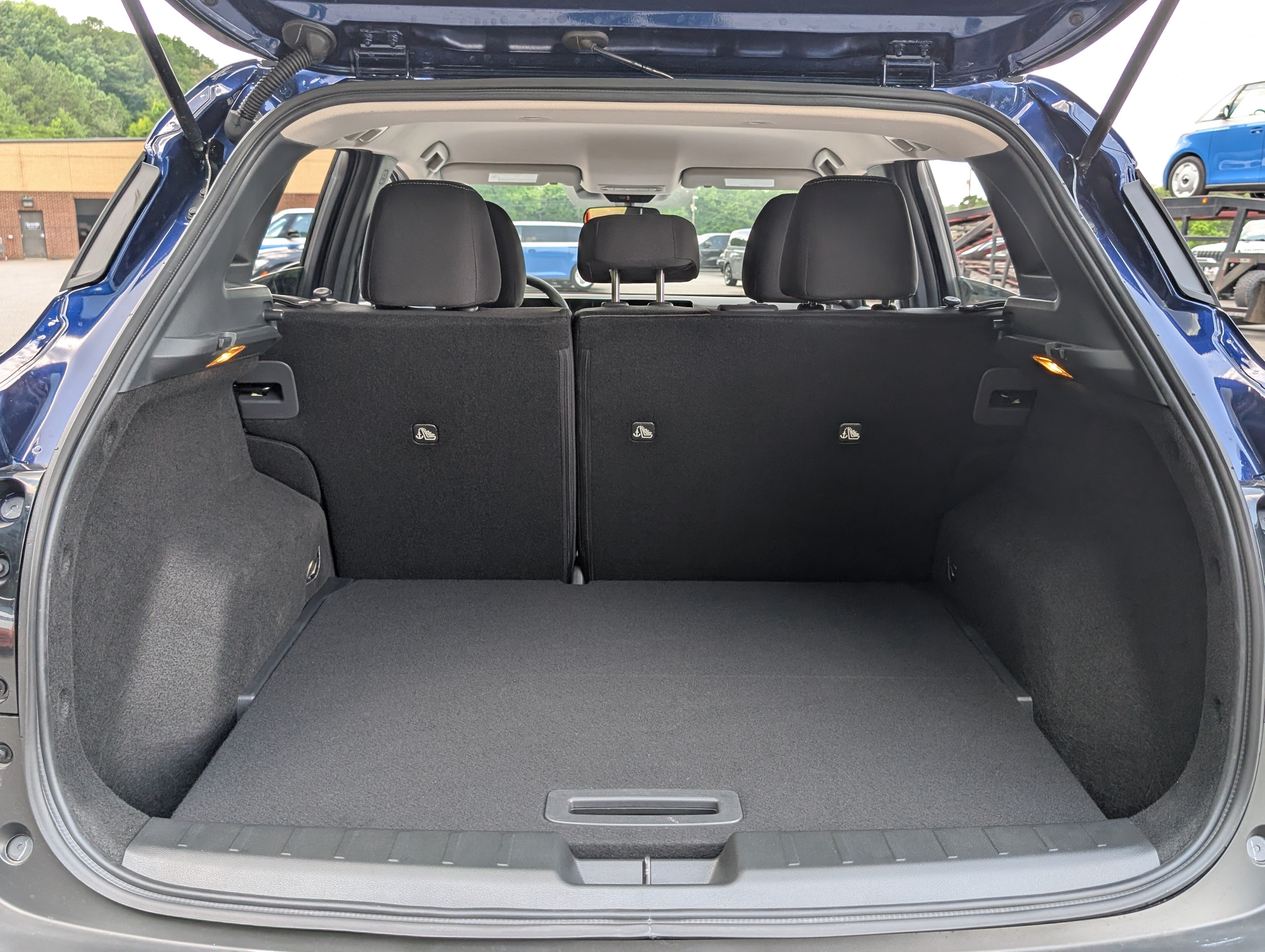 Used 2026 Nissan Kicks SV FWD image 18