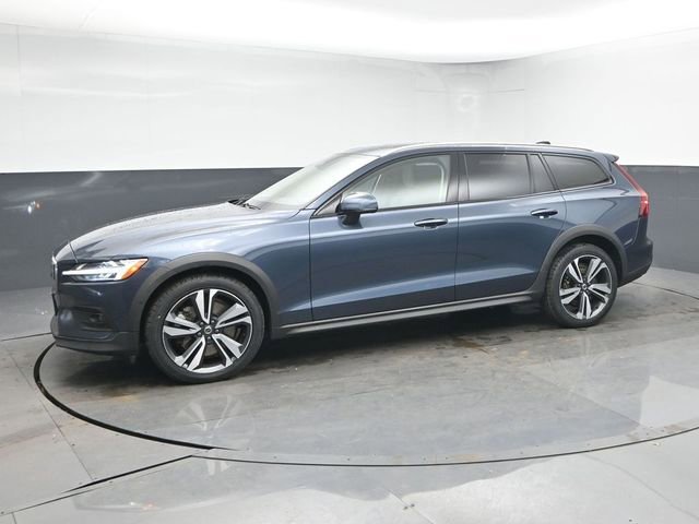 Used 2023 Volvo V60 B5 Cross Country Plus image 4