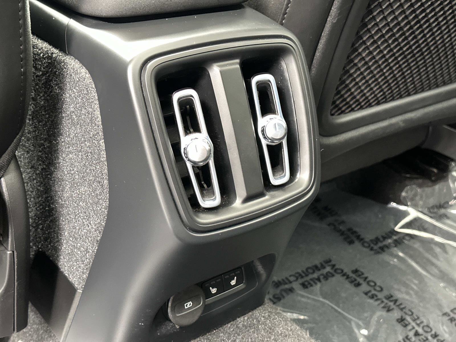 Certified 2023 Volvo C40 P8 Recharge Ultimate image 22