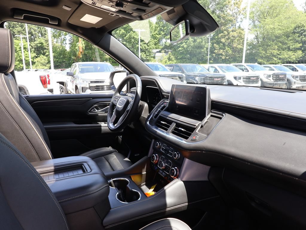 Used 2023 GMC Yukon XL SLT w/ SLT Luxury Package AWD/4WD image 47