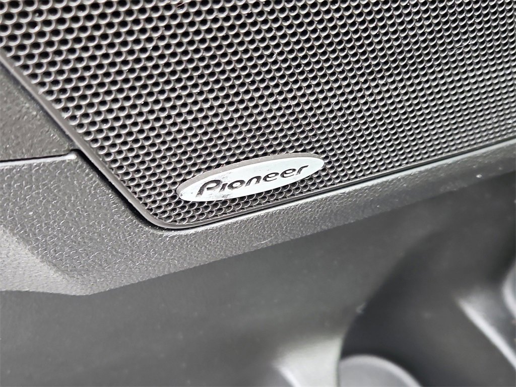 Used 2015 Chevrolet Equinox LT w/ Driver Convenience Package image 19