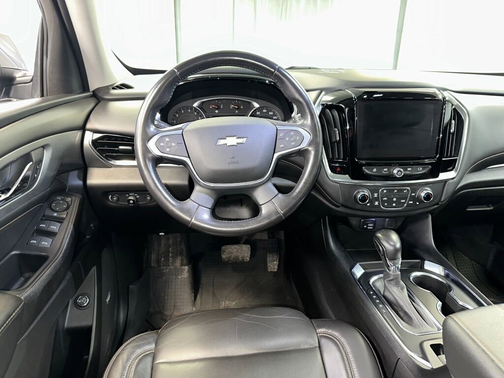 Certified 2021 Chevrolet Traverse LT w/ LT Premium Package image 2