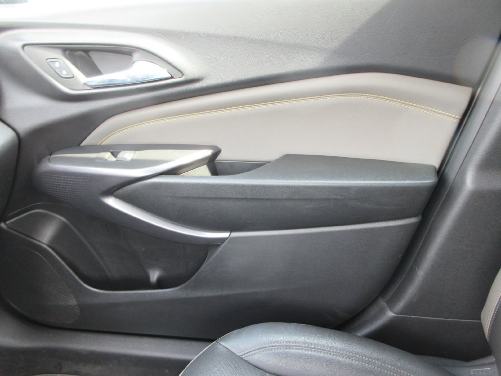 Used 2025 Chevrolet Trax ACTIV w/ Driver Confidence Package FWD image 33