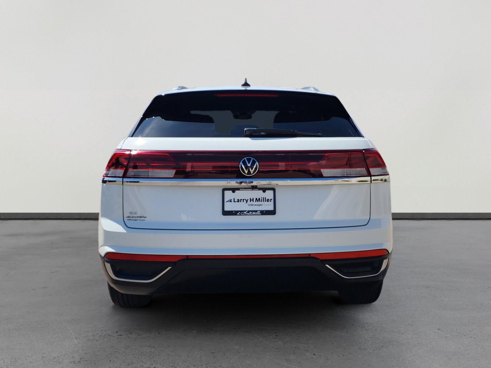 Certified 2024 Volkswagen Atlas Cross Sport SE image 4