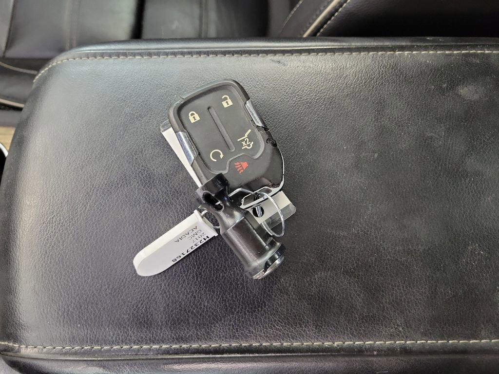 Used 2017 GMC Acadia Denali w/ Technology Package image 28