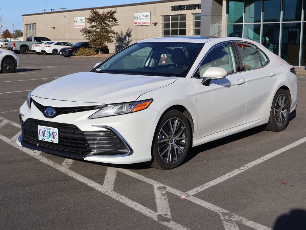 Used 2022 Toyota Camry XLE w/ Navigation Upgrade Package