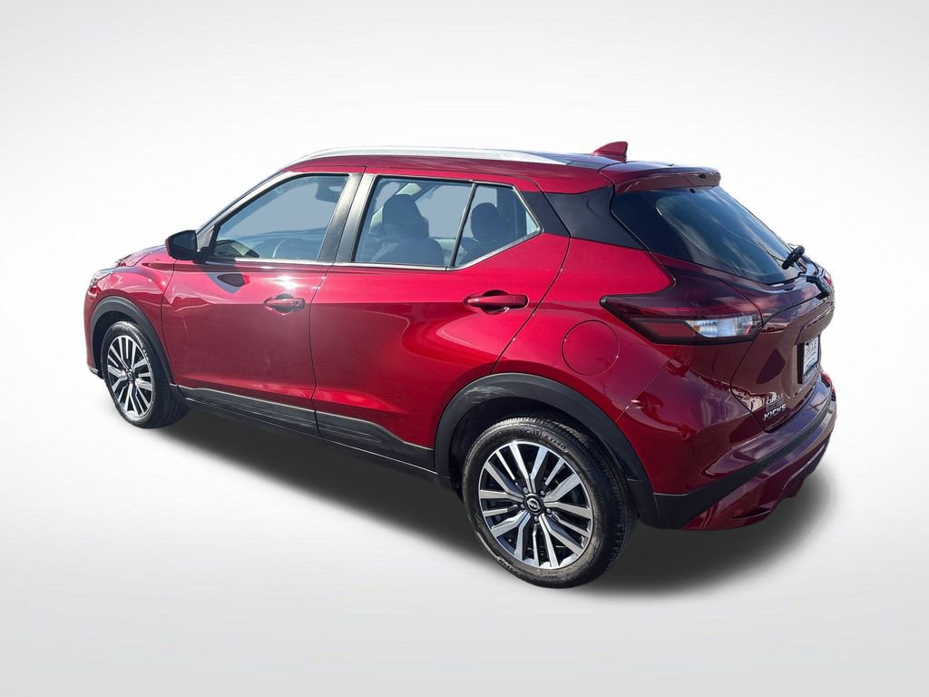 Used 2023 Nissan Kicks SV image 3