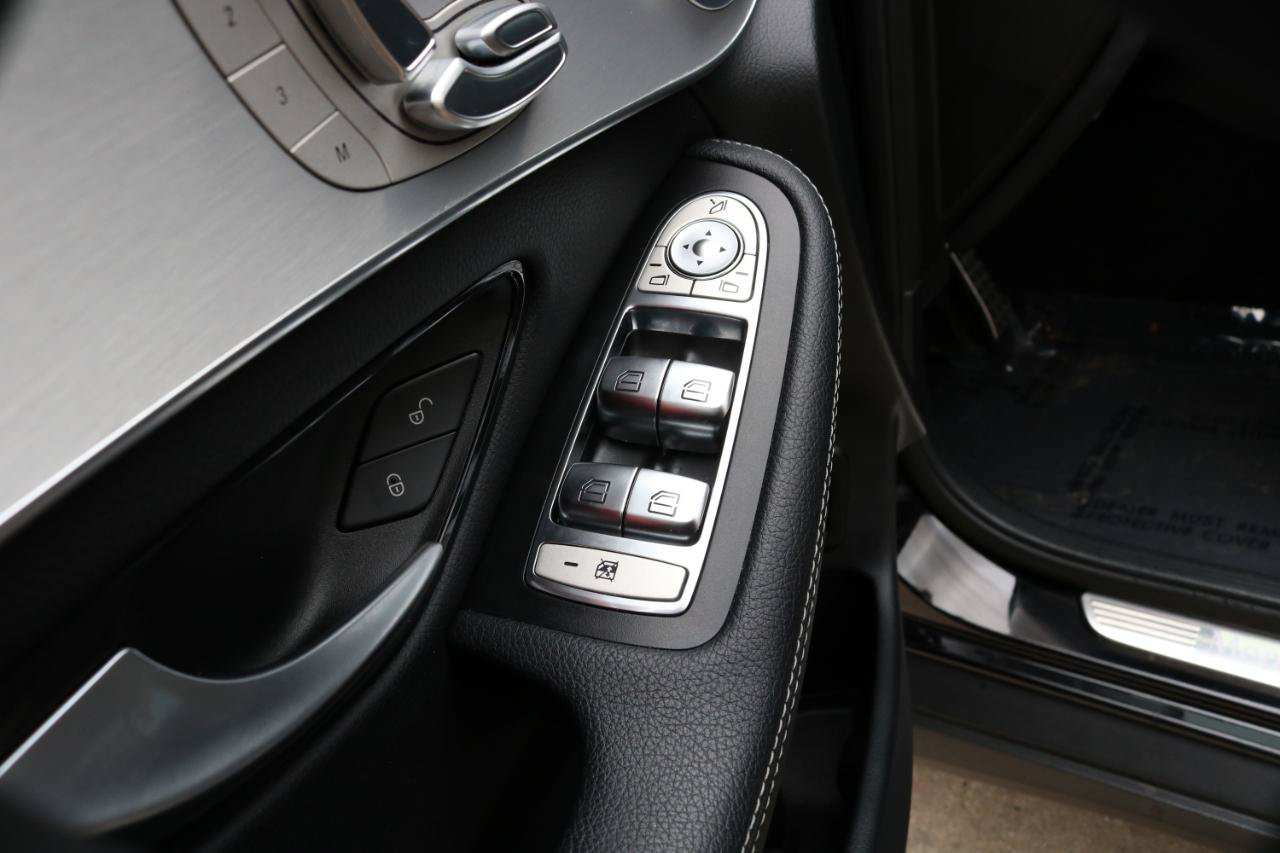 Used 2020 Mercedes-Benz GLC 300 4MATIC image 27