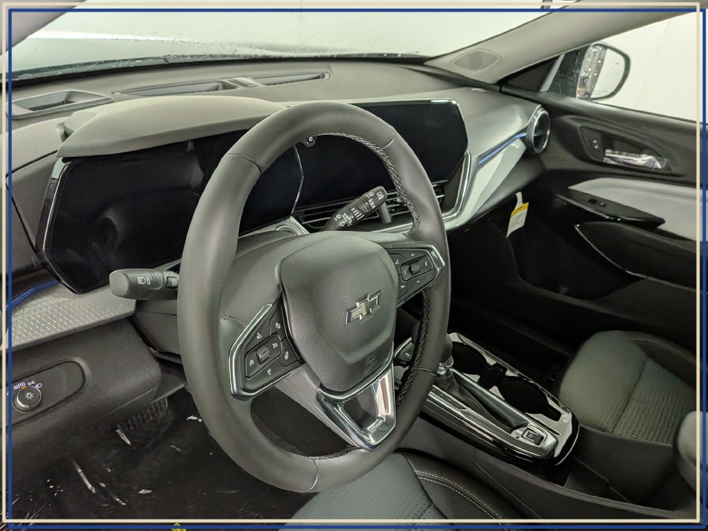 New 2026 Chevrolet Trax LT w/ Driver Confidence Package FWD image 17