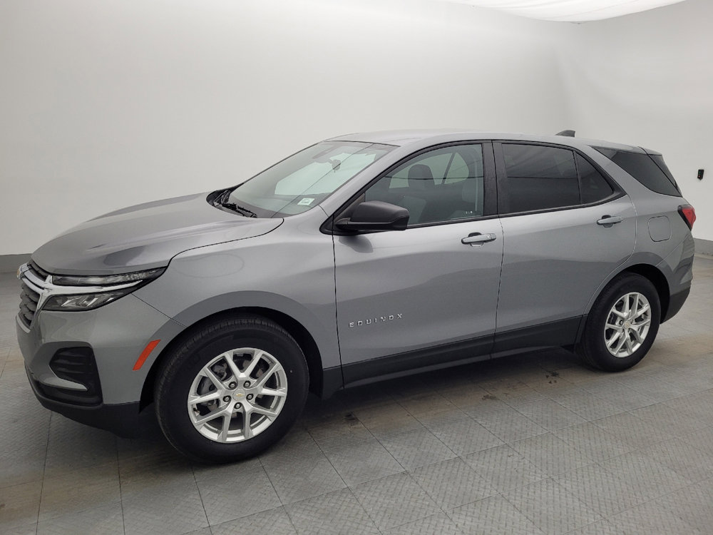 Used 2023 Chevrolet Equinox LS w/ LS Convenience Package image 2