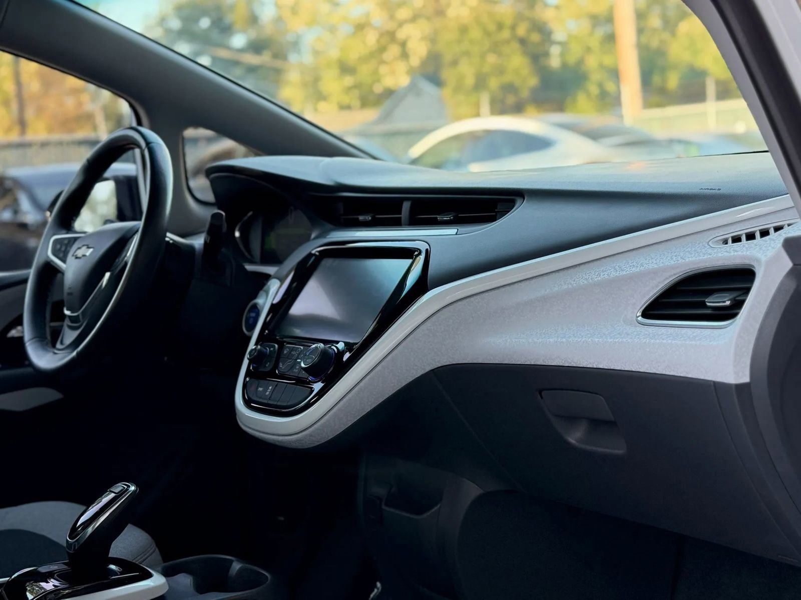 Used 2020 Chevrolet Bolt LT image 11