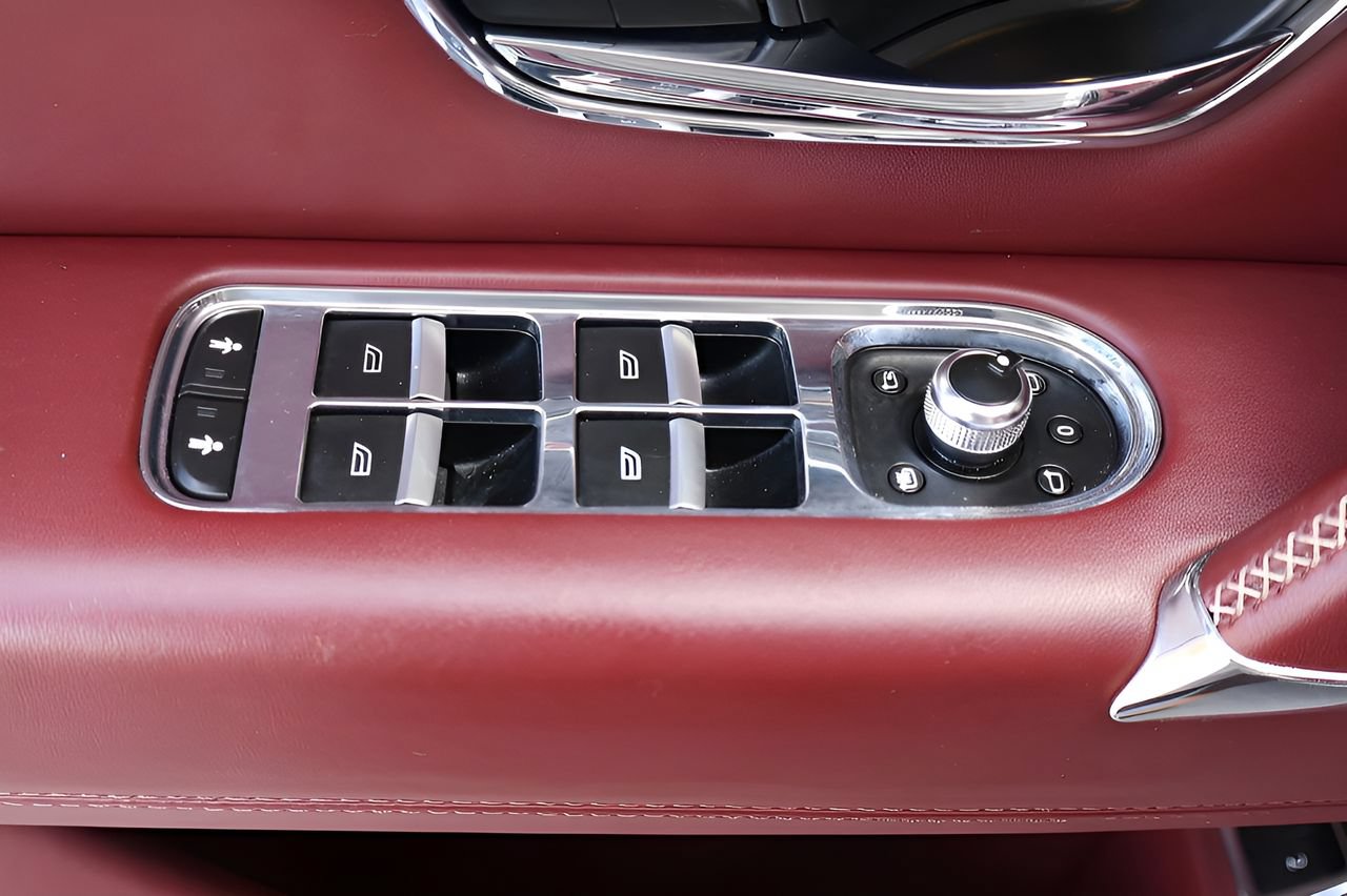 Used 2020 Bentley Bentayga AWD/4WD image 13