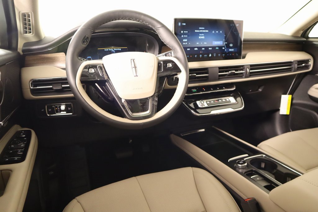 New 2025 Lincoln Corsair Reserve w/ Jet Appearance Package image 2