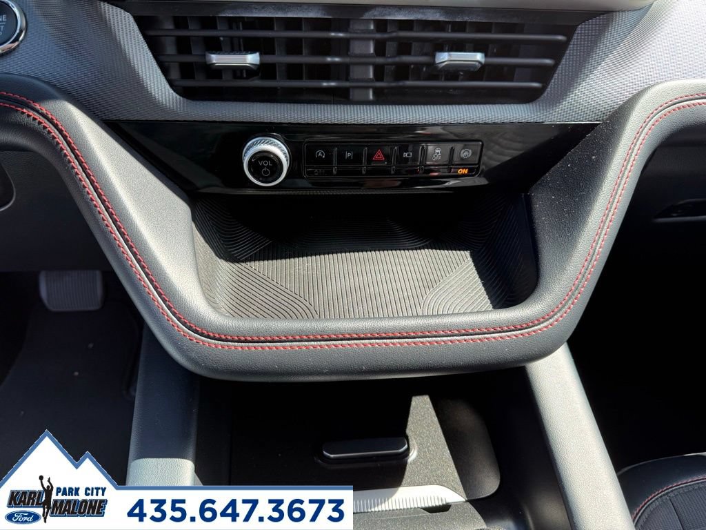 Used 2025 Ford Explorer ST-Line w/ ST-Line Street Pack AWD/4WD image 22