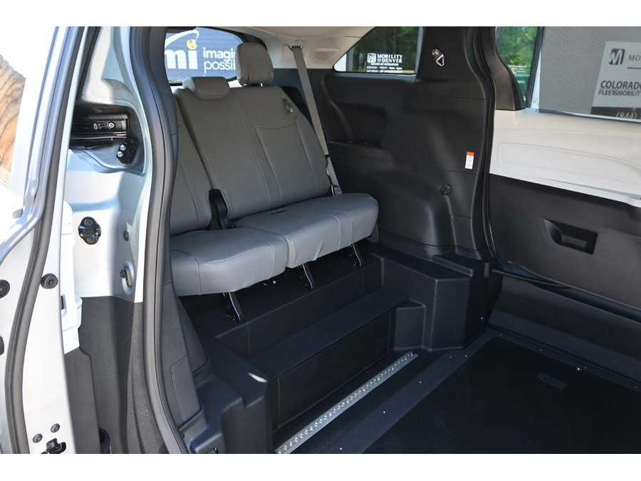 New 2025 Toyota Sienna XLE w/ XLE Plus Package AWD/4WD image 18