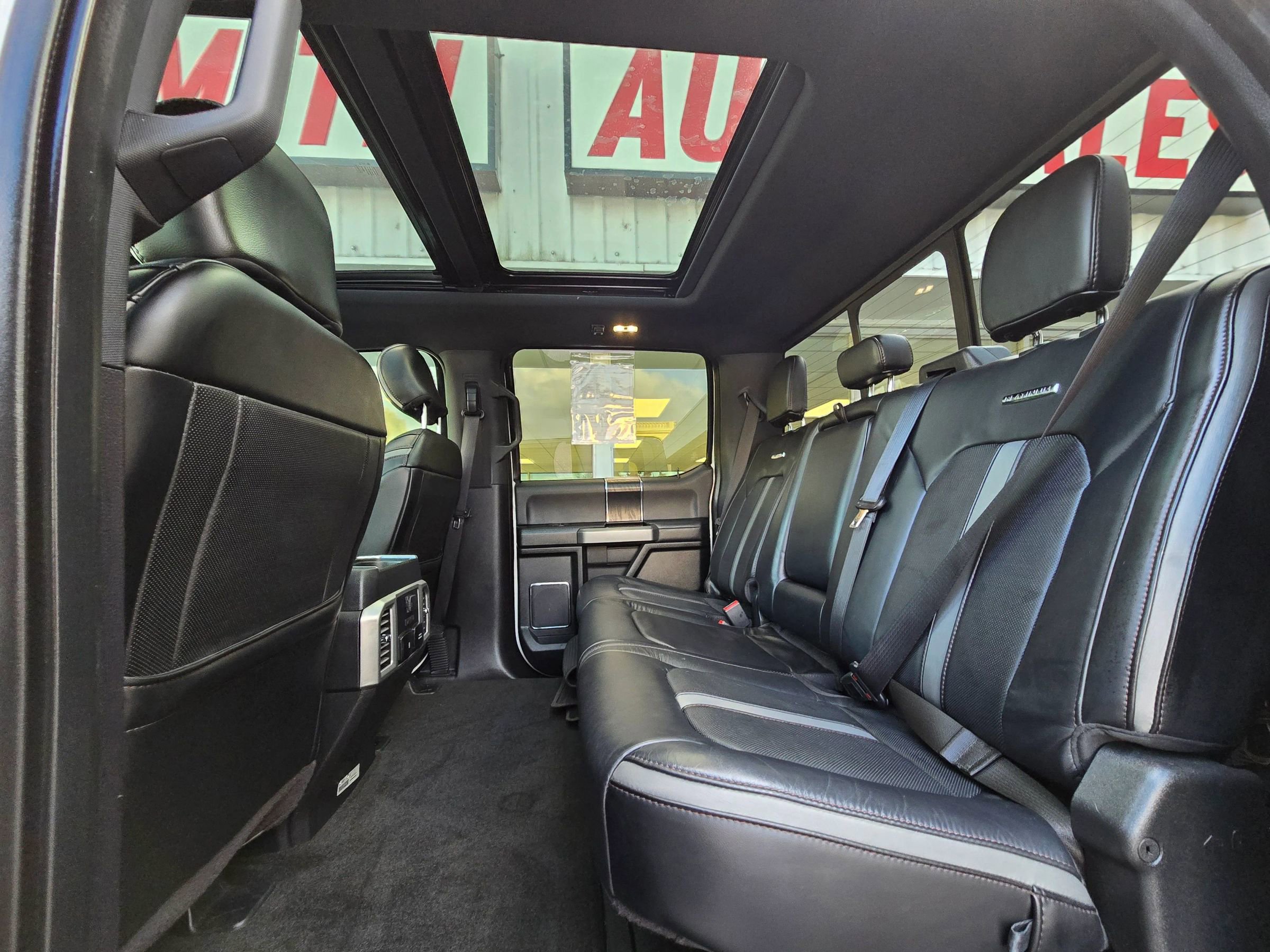 Used 2019 Ford F250 Platinum w/ Platinum Ultimate Package AWD/4WD image 17