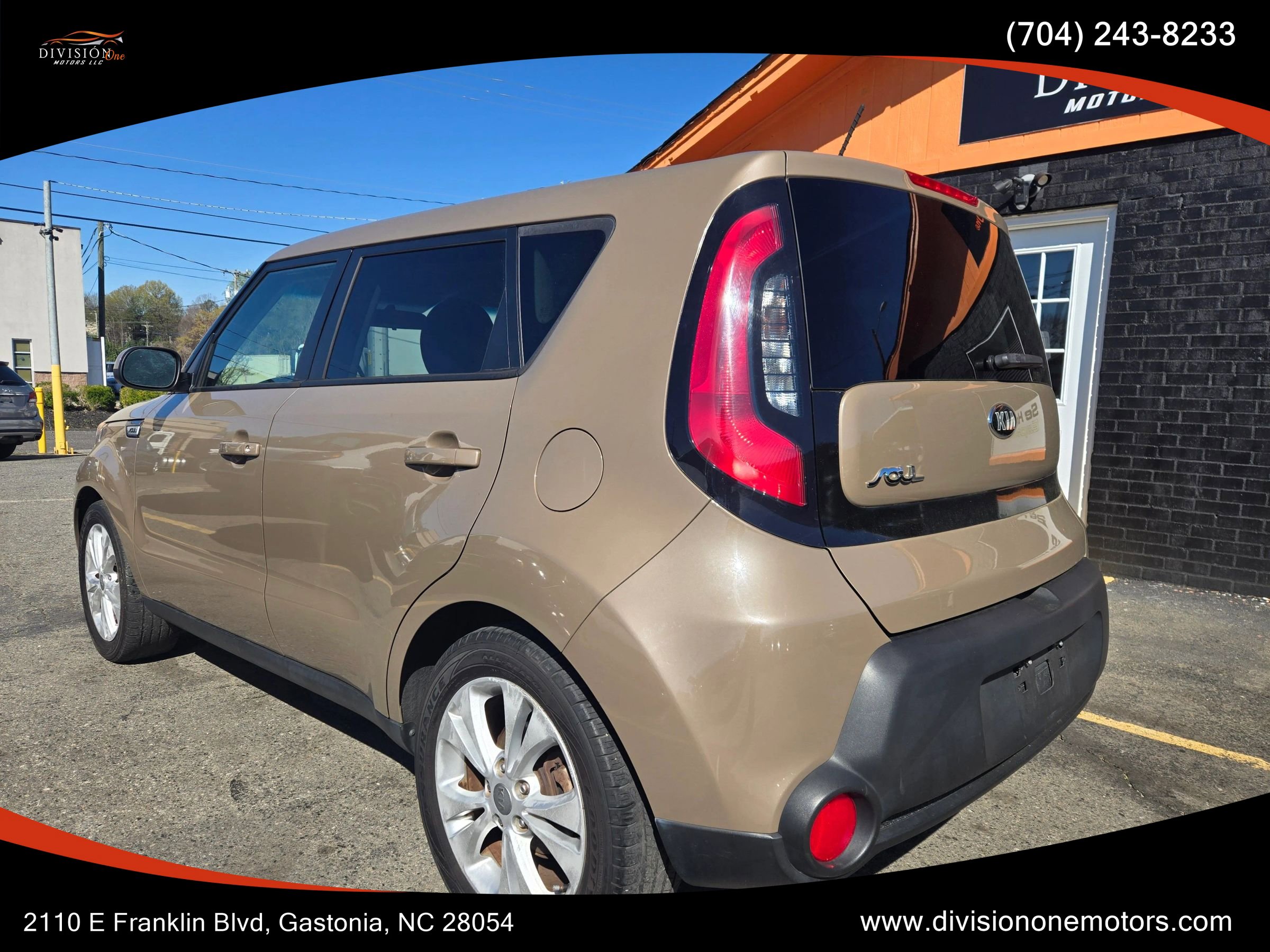 Used 2015 Kia Soul + image 6