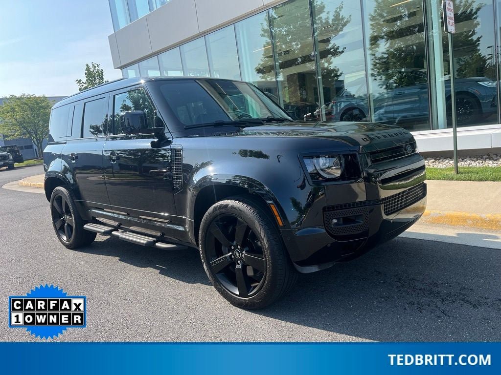 Used 2025 Land Rover Defender 110 X-Dynamic SE AWD/4WD image 1