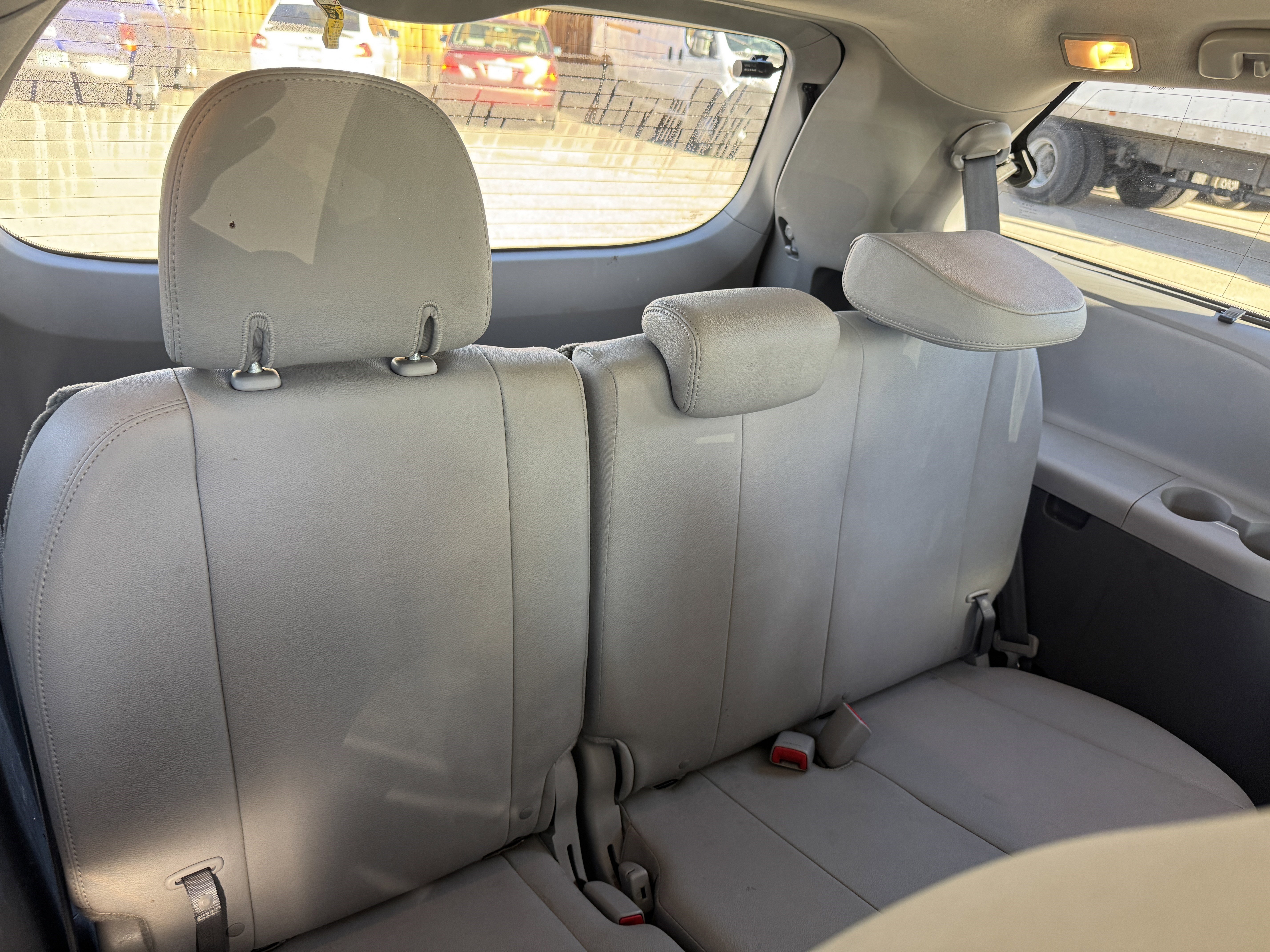 Used 2017 Toyota Sienna XLE image 18