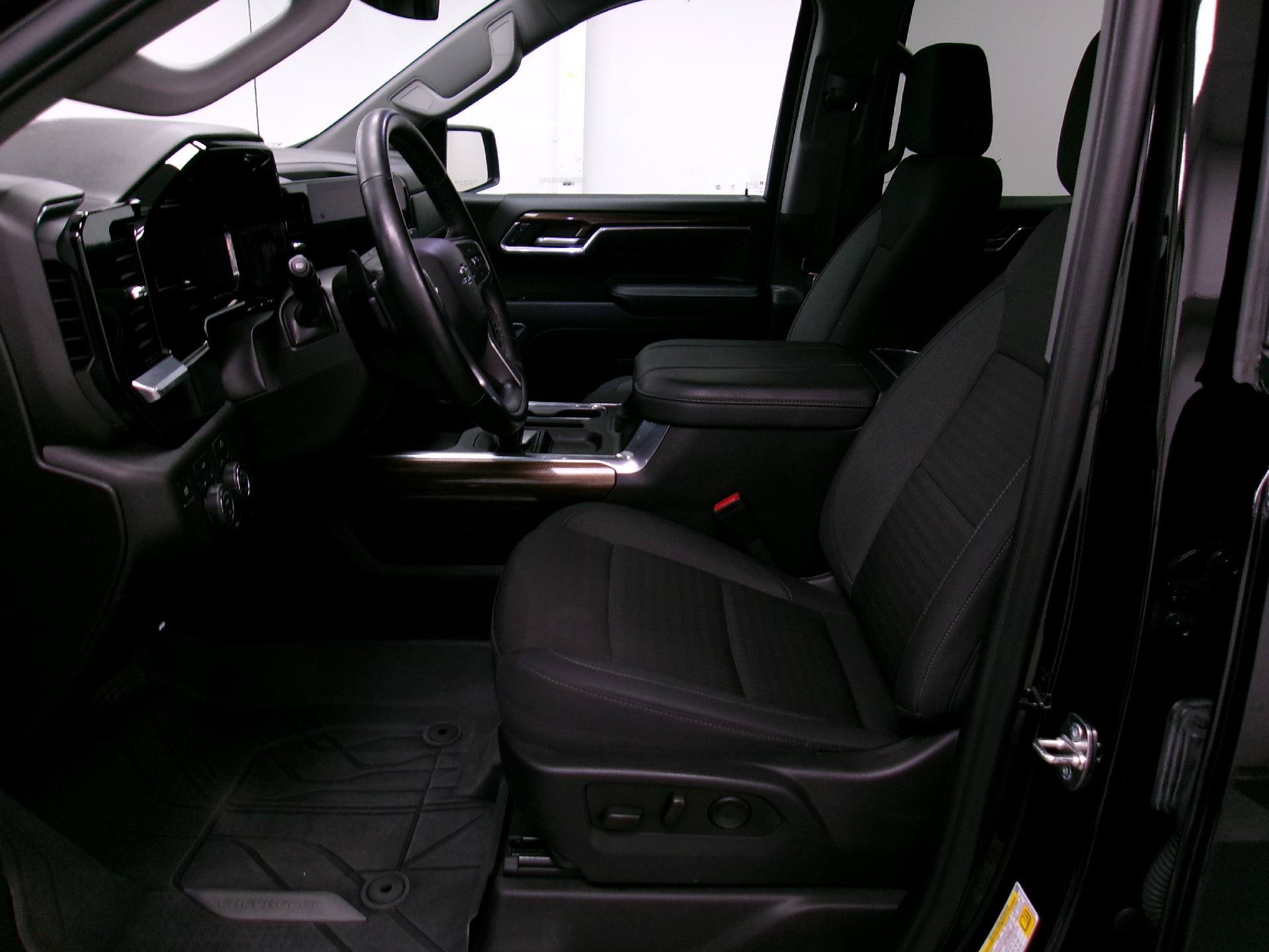 Used 2024 Chevrolet Silverado 1500 RST w/ Protection Package AWD/4WD image 9