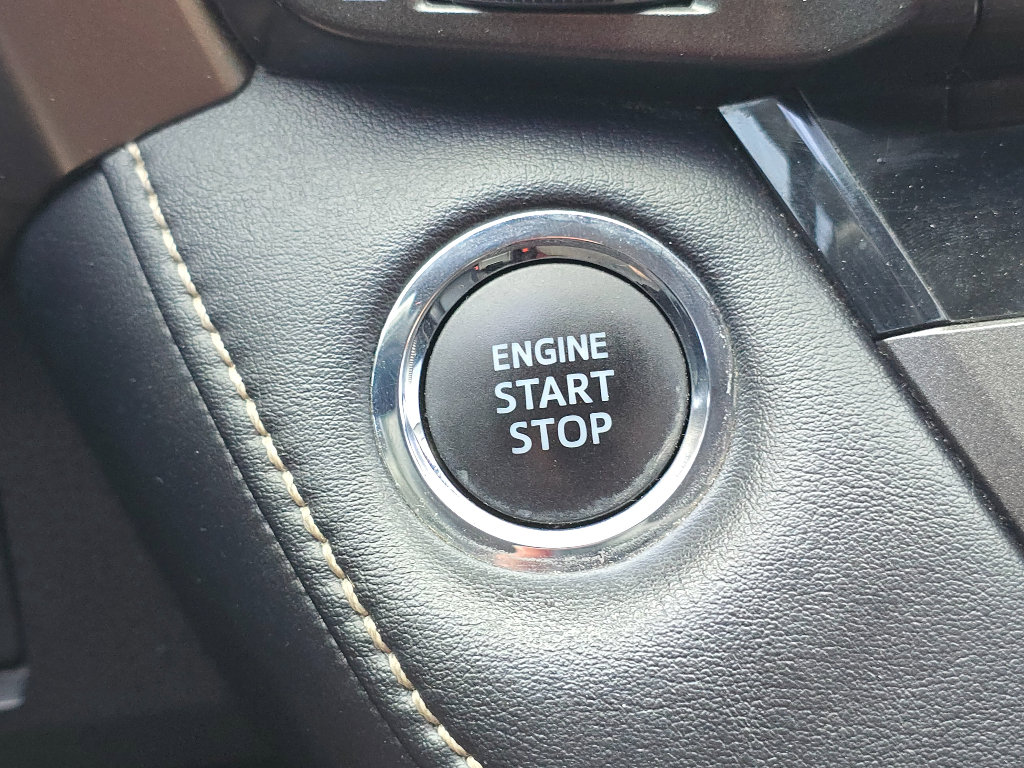 Used 2013 Toyota RAV4 Limited AWD/4WD image 26