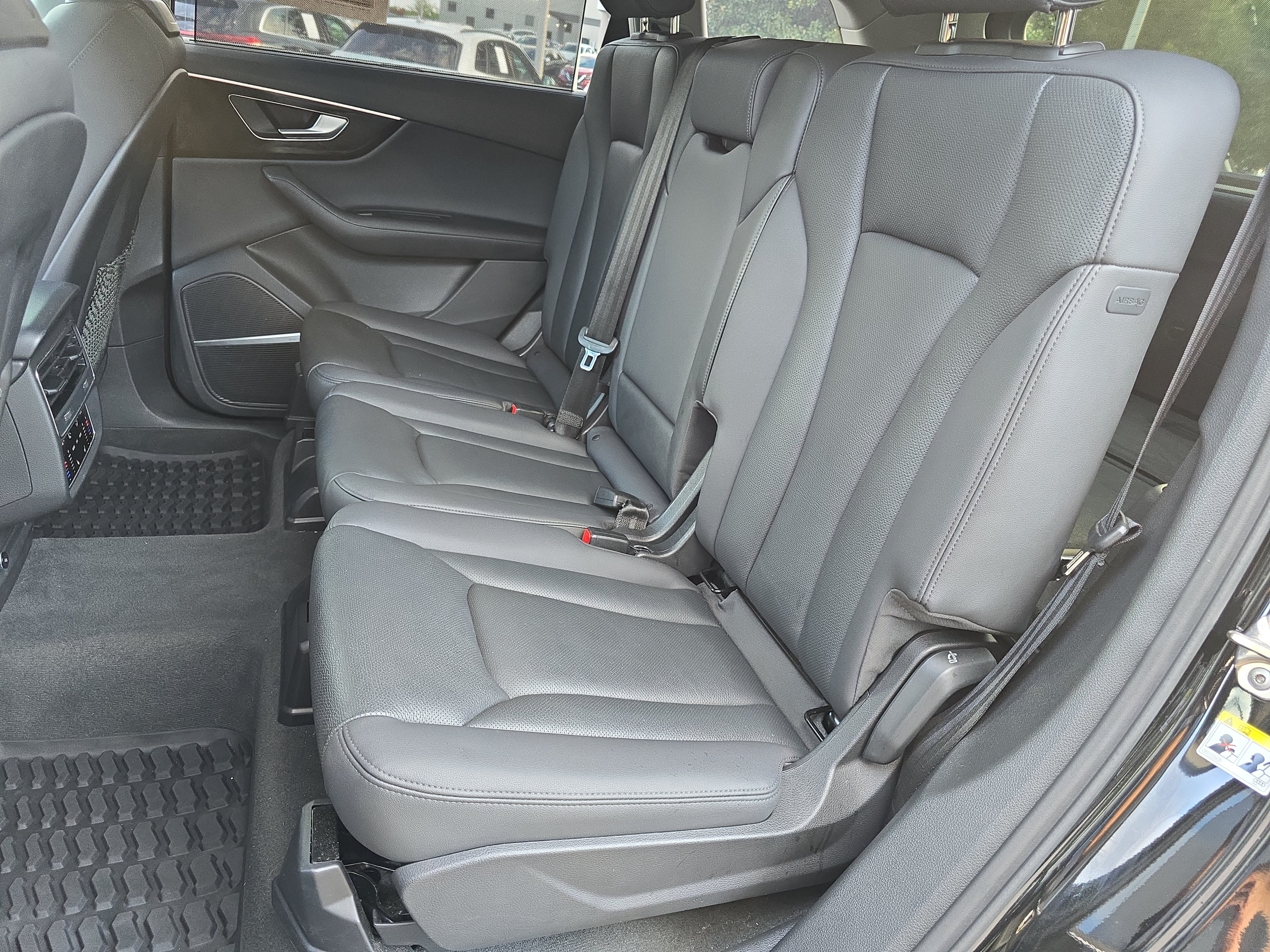 Used 2023 Audi Q7 3.0T Prestige AWD/4WD image 17