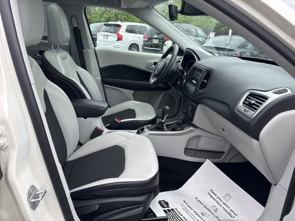 Used 2019 Jeep Compass Latitude w/ Cold Weather Group AWD/4WD image 25