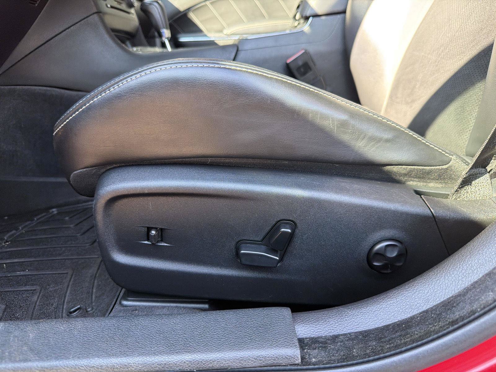 Used 2012 Dodge Charger R/T RWD image 17