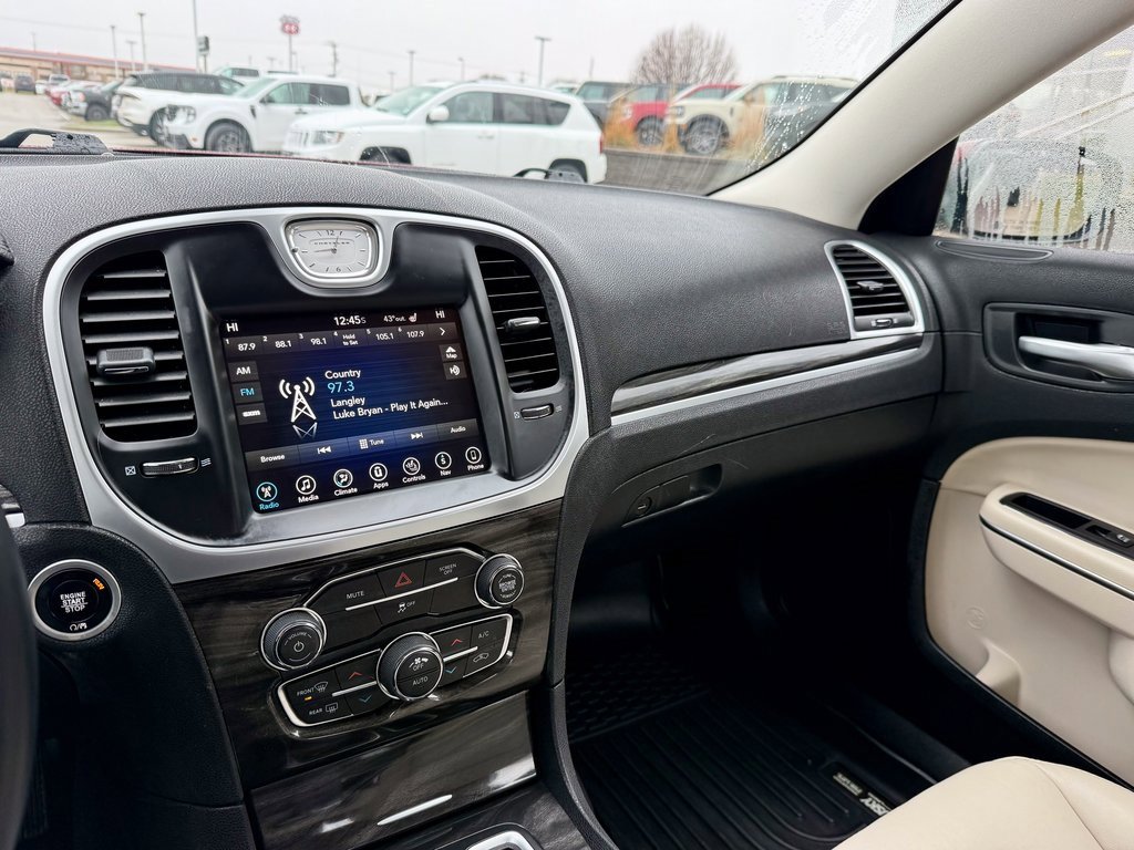 Used 2017 Chrysler 300 Limited w/ Value Package image 18