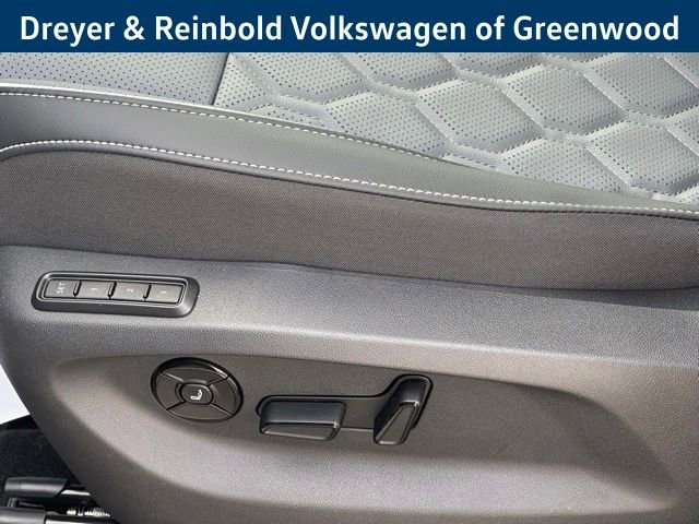 New 2026 Volkswagen Tiguan SEL R-Line image 30