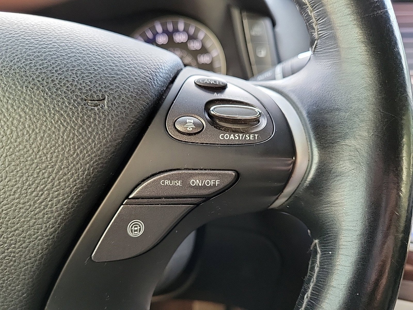 Used 2015 INFINITI Q70 L 5.6 image 18