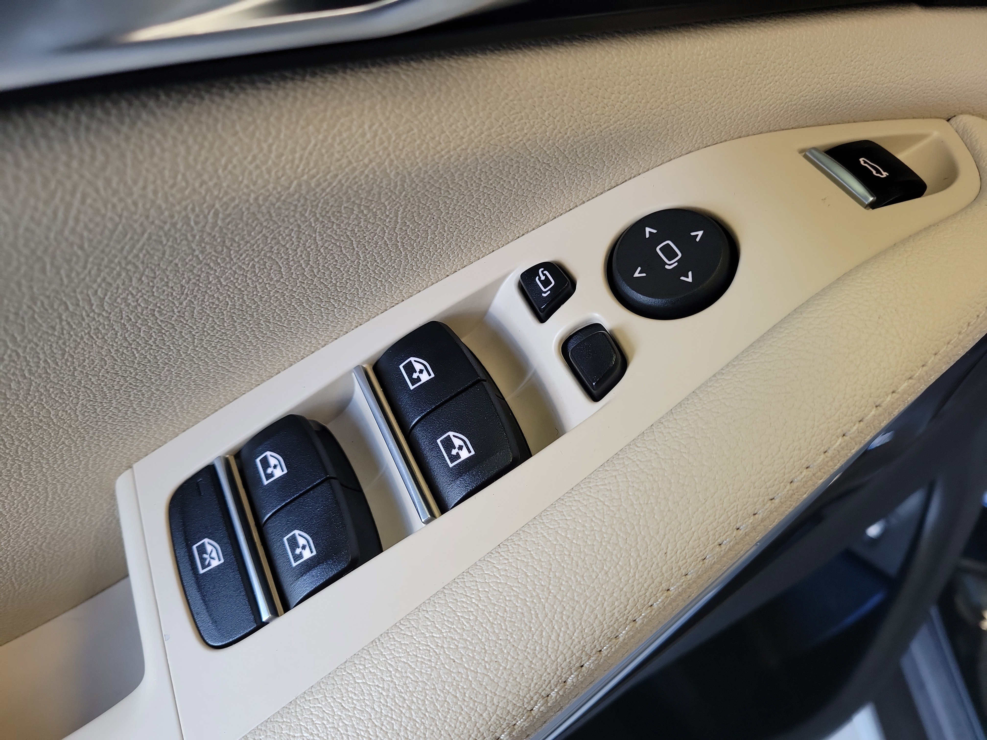 Used 2022 BMW X5 xDrive45e w/ Climate Comfort Package image 20