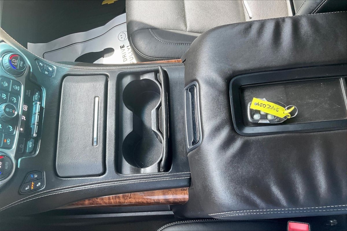 Used 2015 Chevrolet Tahoe LTZ AWD/4WD image 9