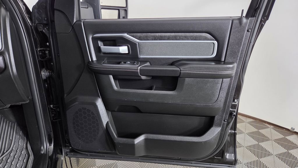 Used 2023 RAM 3500 Big Horn w/ Level B Equipment Group AWD/4WD image 34