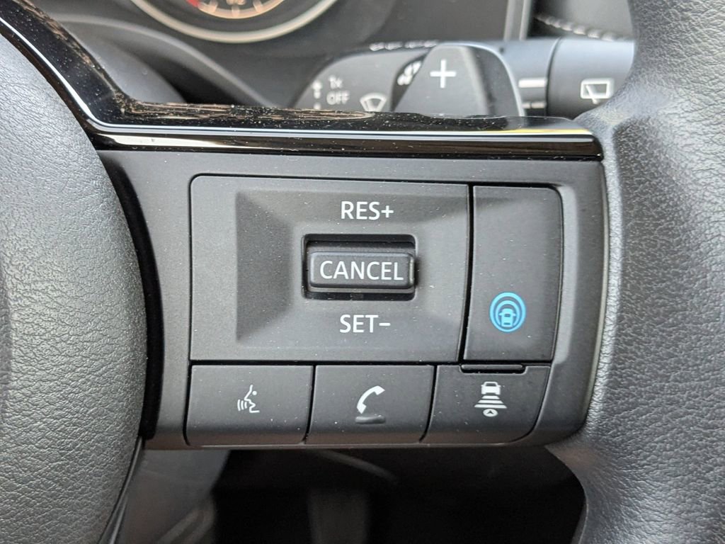 Used 2023 Nissan Rogue SV image 23