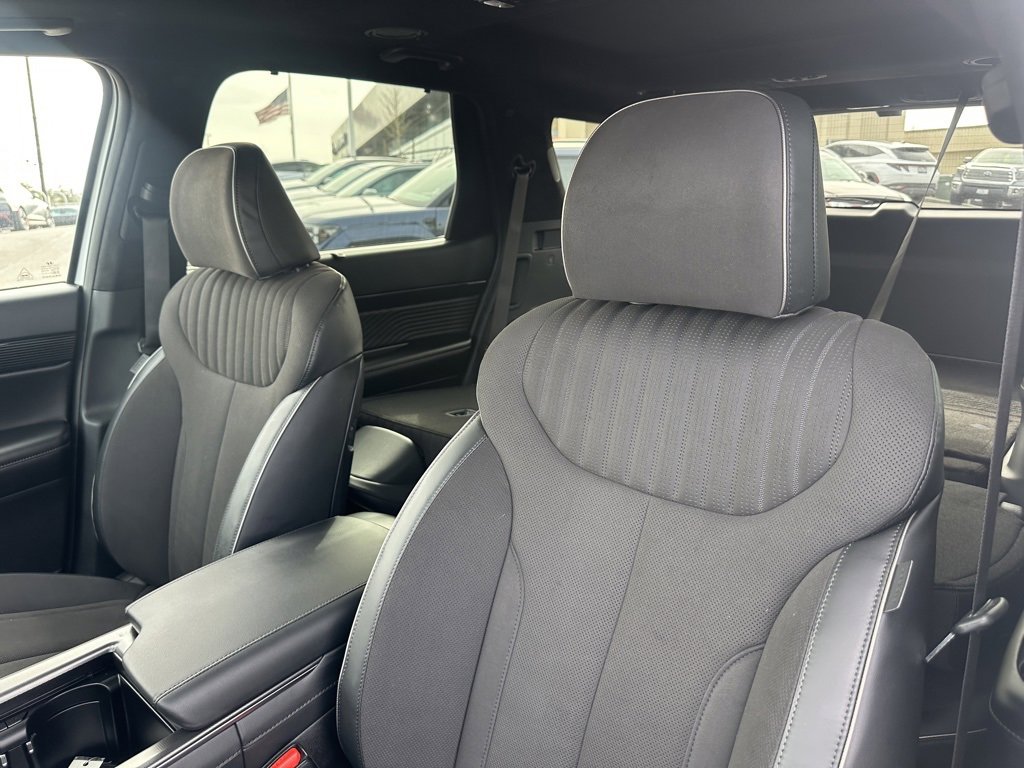 Used 2025 Hyundai Palisade Calligraphy image 12