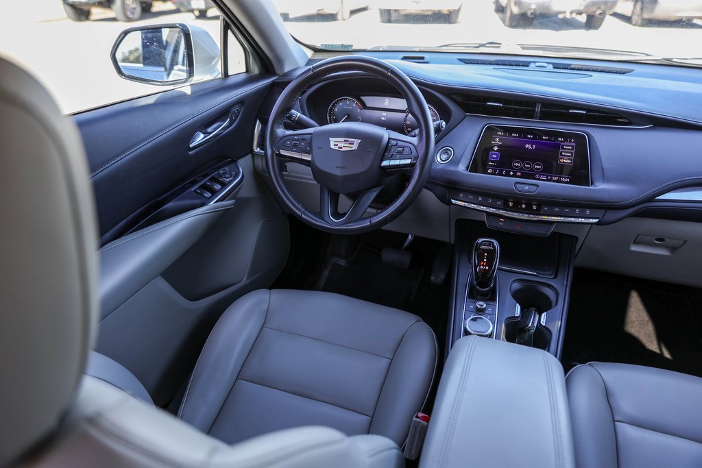 Used 2022 Cadillac XT4 Luxury image 26