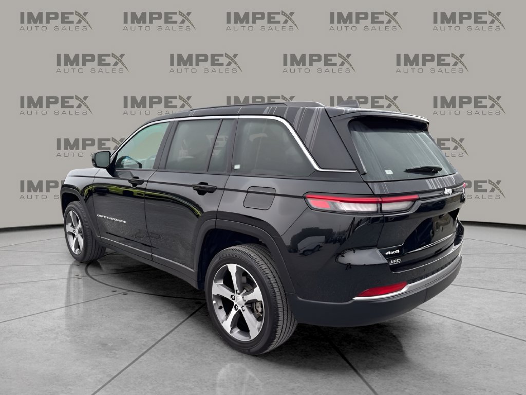 Used 2026 Jeep Grand Cherokee Limited AWD/4WD image 3