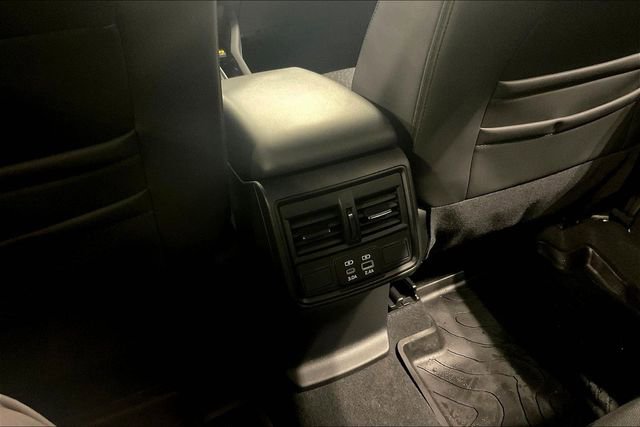 Used 2025 Subaru Forester Premium image 34