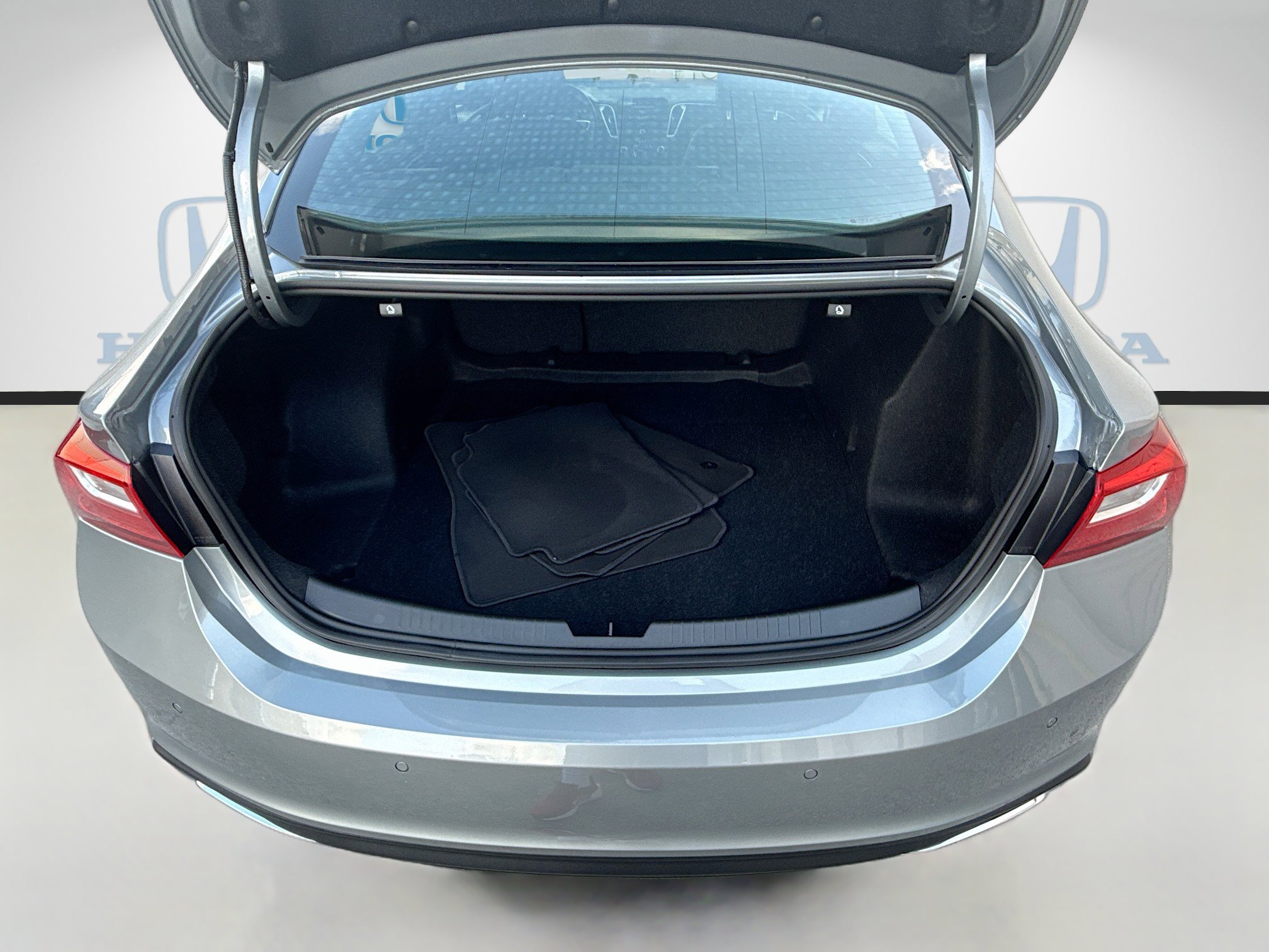 Used 2025 Chevrolet Malibu RS image 26