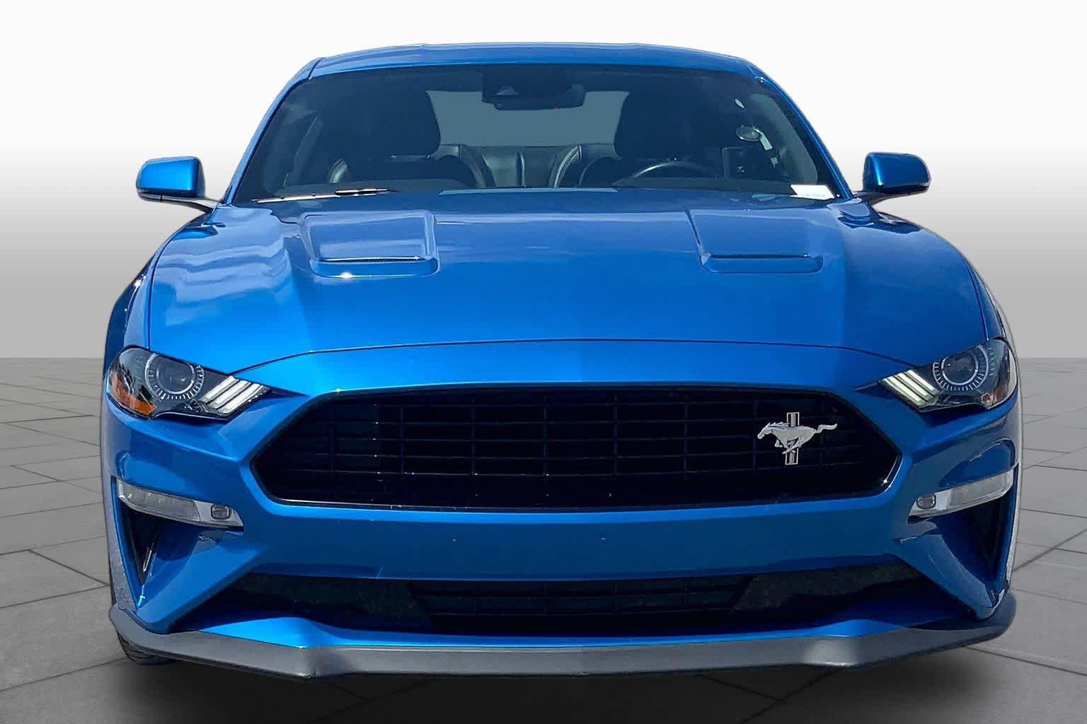 Used 2020 Ford Mustang GT Premium w/ Equipment Group 401A RWD image 4