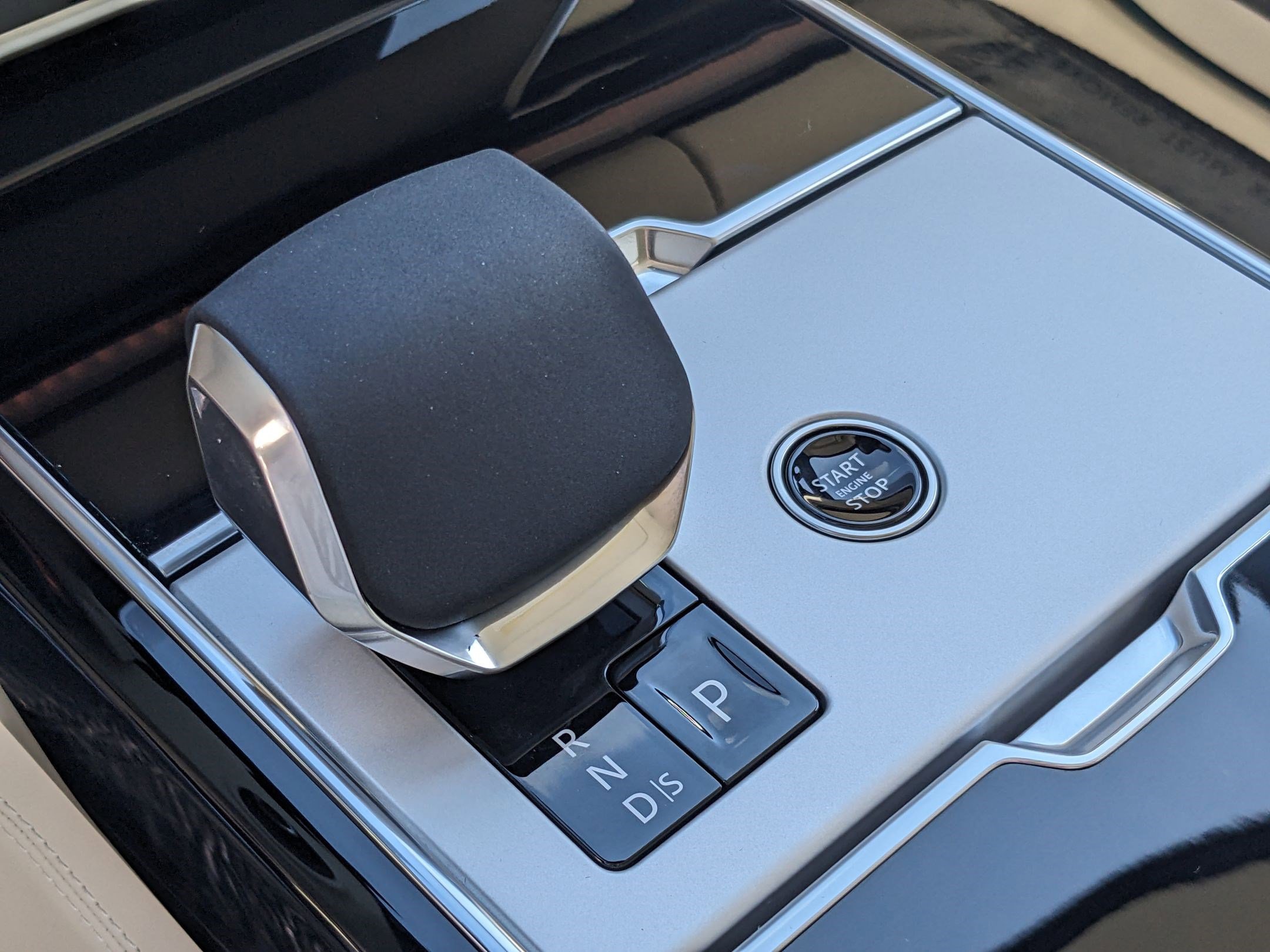 New 2025 Land Rover Range Rover Autobiography image 14