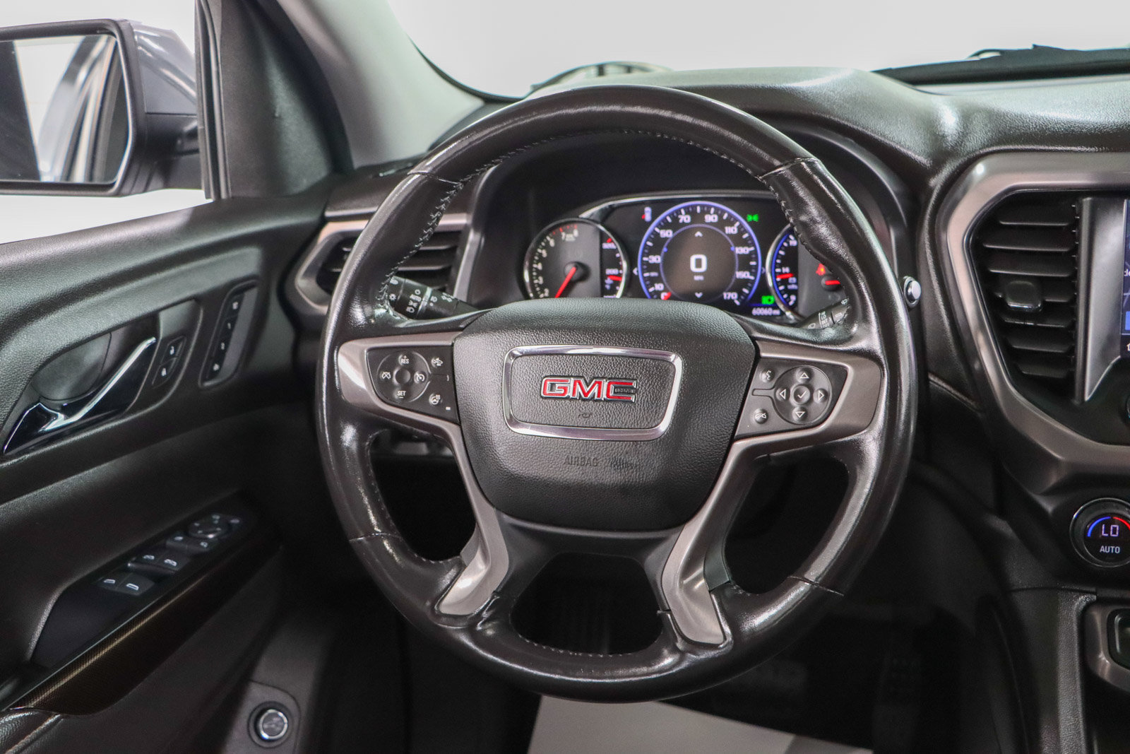 Used 2022 GMC Acadia AT4 w/ GMC Pro Grade Package AWD/4WD image 12