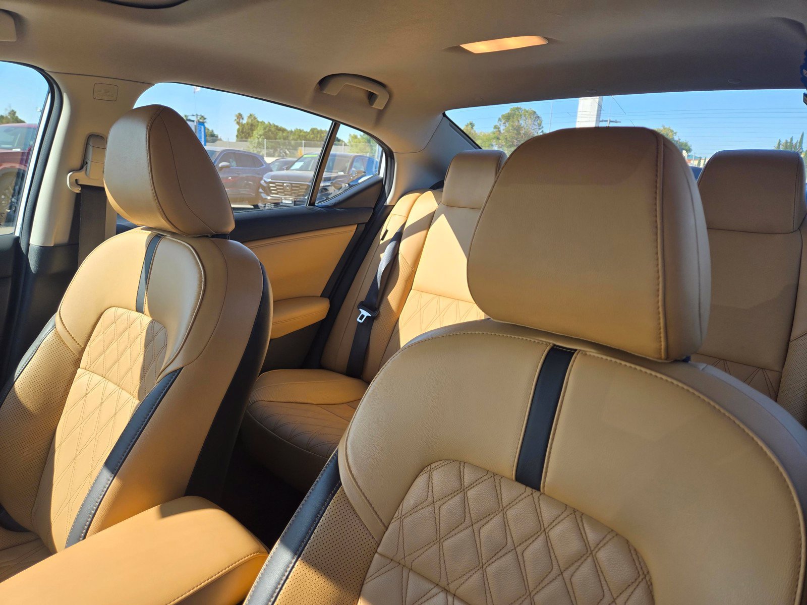 Used 2022 Nissan Sentra SV w/ SV Premium Package FWD image 13