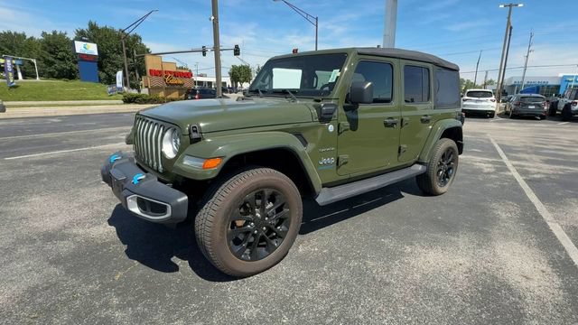 Used 2023 Jeep Wrangler Unlimited Sahara w/ Cold Weather Group AWD/4WD image 4