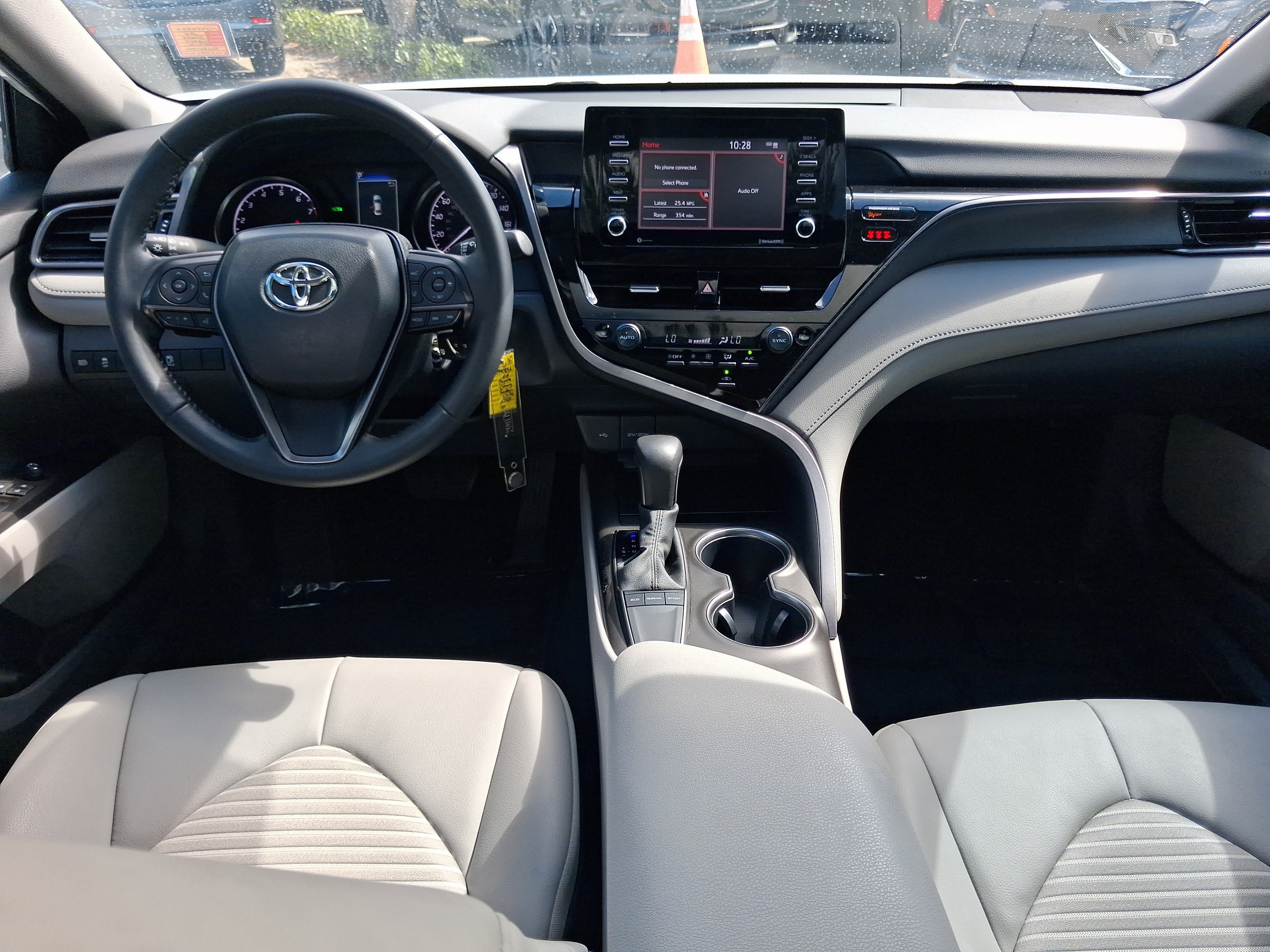 Used 2024 Toyota Camry SE FWD image 6