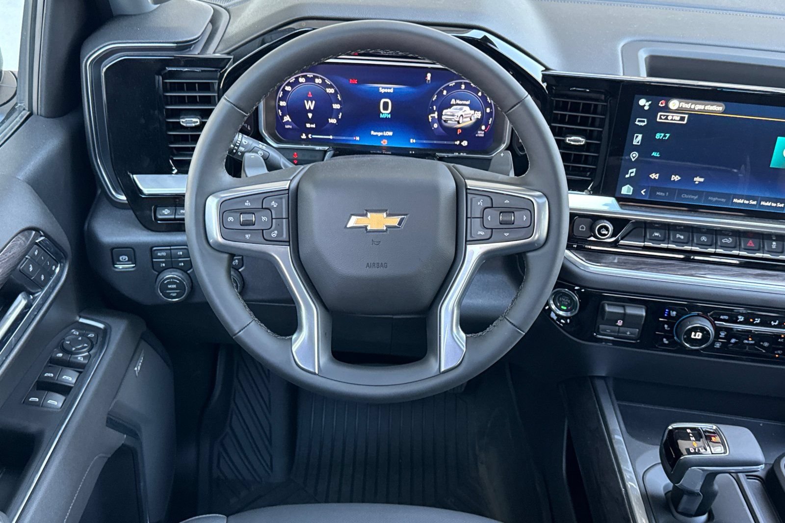 New 2026 Chevrolet Silverado 1500 LTZ w/ LTZ Premium Package AWD/4WD image 13